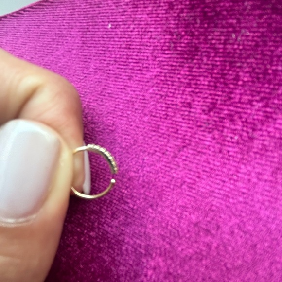 Ear cuff ( piercing) 14k solid gold with zircons - Picture 4 of 5